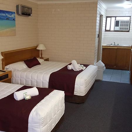 Tabourie Lake Motor Inn Zimmer foto